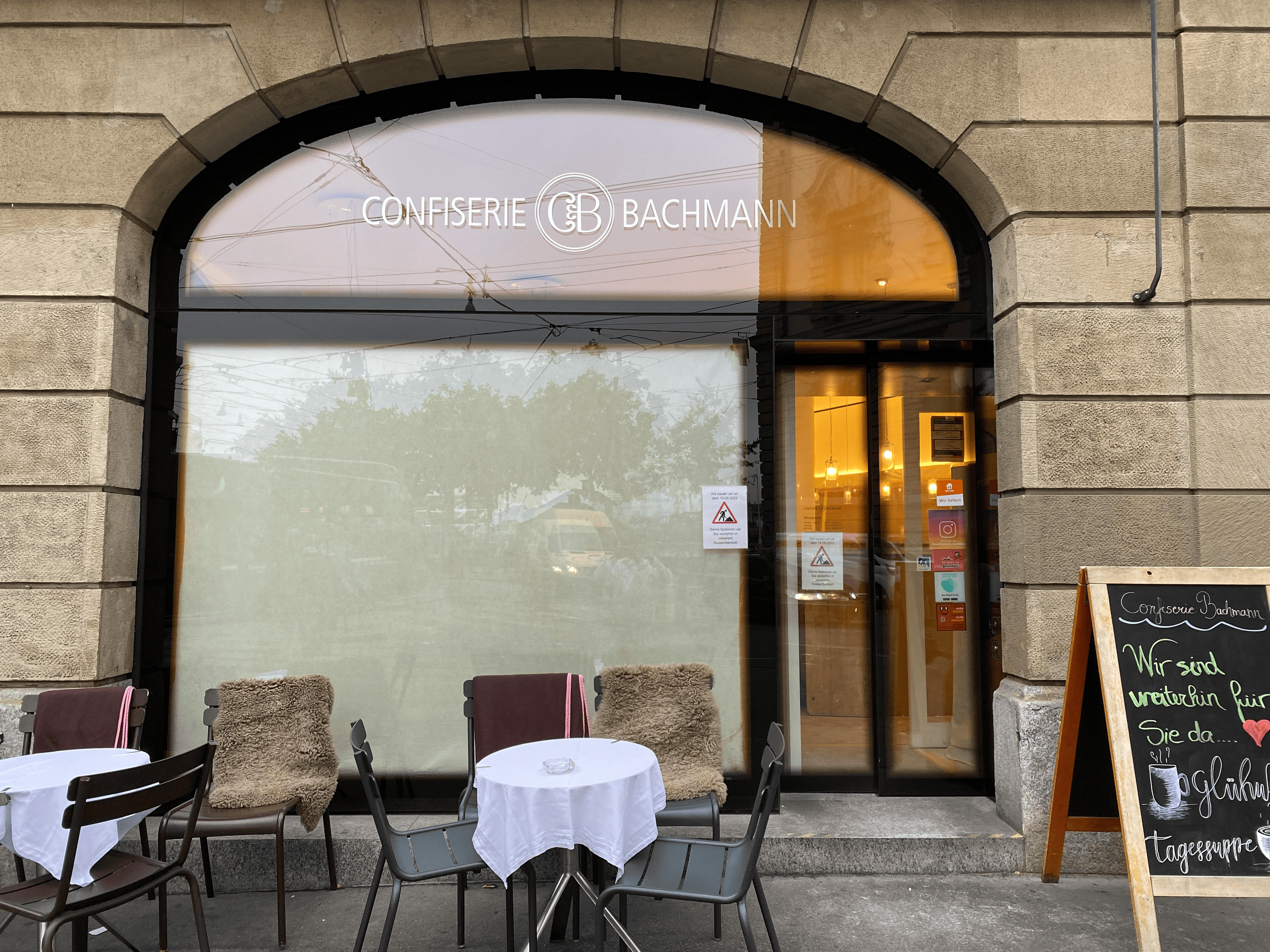 Malerwerk Ademaj - Confiserie Bachmann